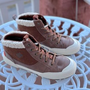 Sperry high top sneakers size 8.5